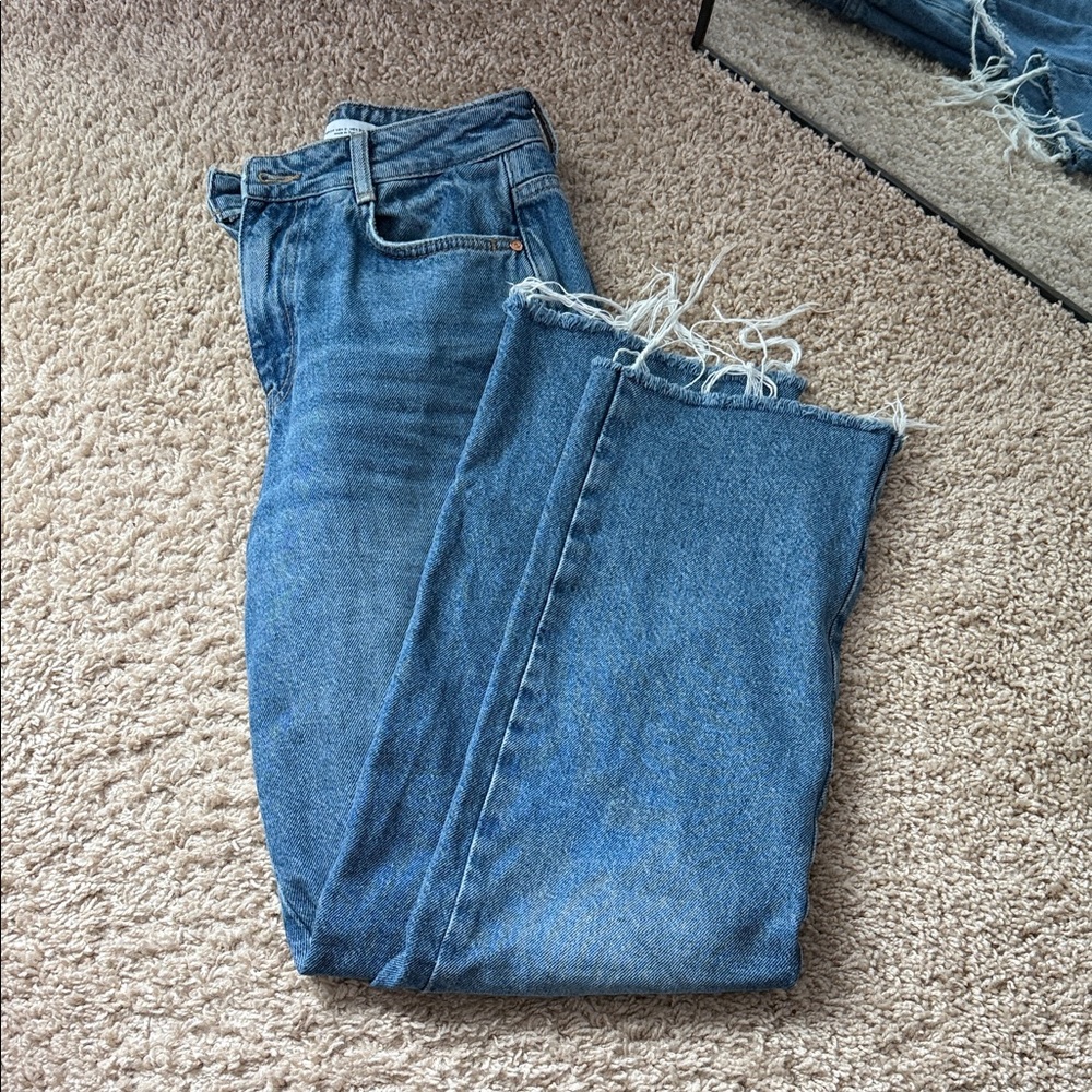 Zara Frayed Hem Blue Jeans